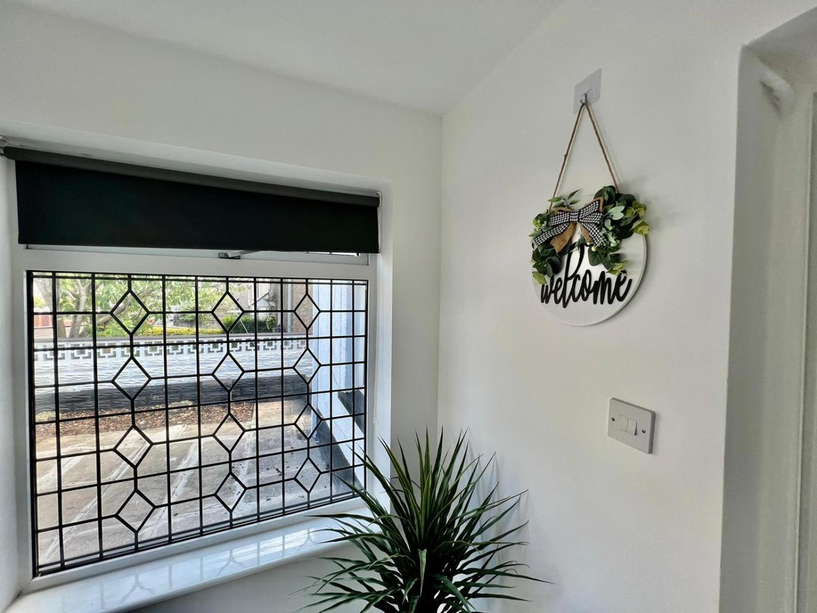Executive 3 Bedroom Port Talbot Town Centre Margam Sleeps 7 Extérieur photo